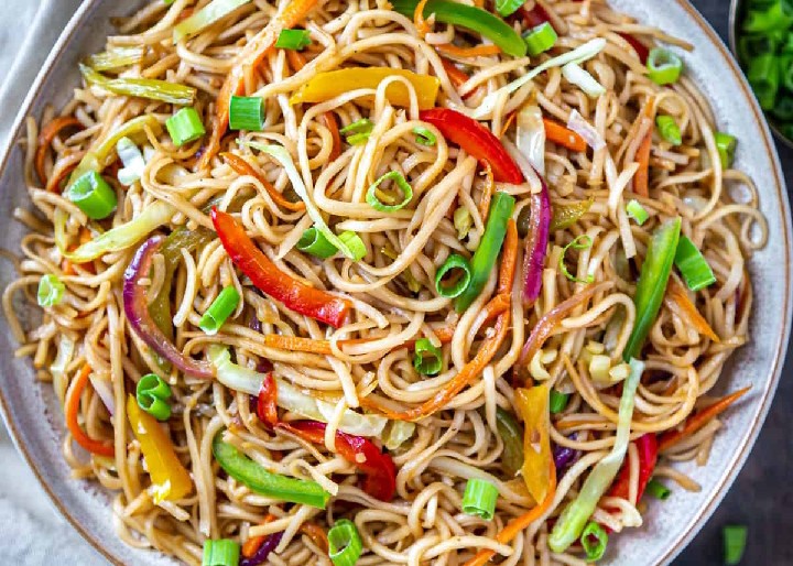 Veg Hakka Noodles